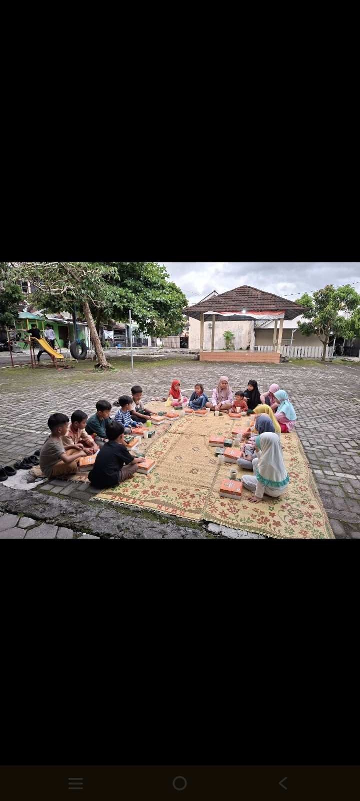 kegiatan  bukber anak2 TPA masjid al fattah warga wahana praja