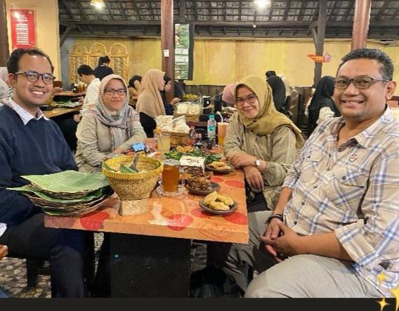 Berbuka puasa ( ngalian )