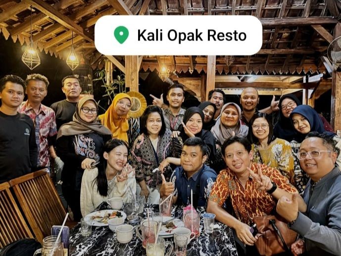 Bukber bersama rekan rekan ( ngalian )