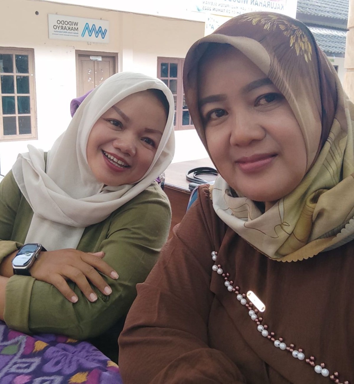 Mendengarkan tausiah ( ngalian )