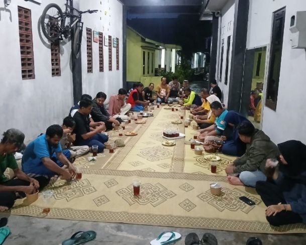 Buka bersama RT 001 ( ngapain )