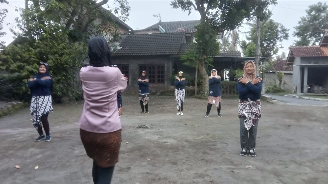 Senam sehat di dusun Prigen.Kwadungan