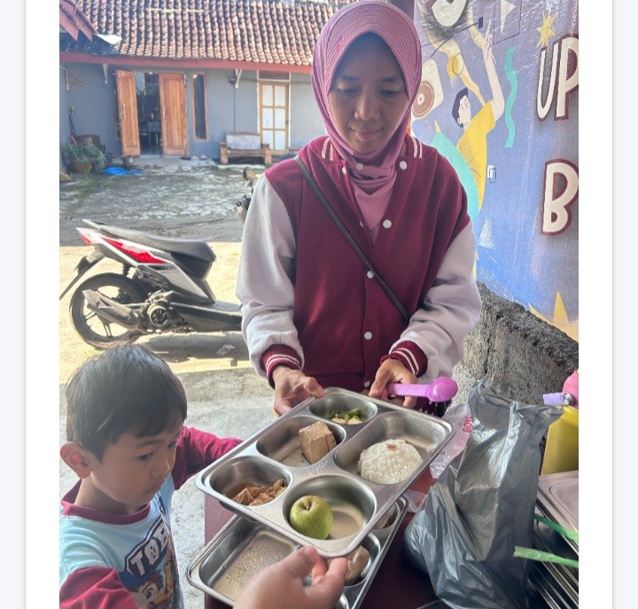 Pembagian MBG balita dan bumil Pucangan