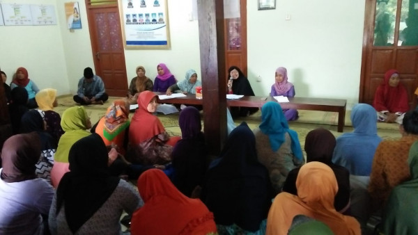 suasana pertemuan rutin pkk padukuhan