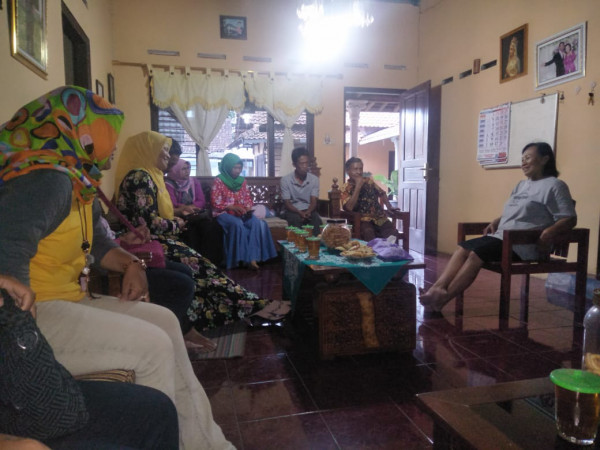 Silaturahmi Pokja kampung kb malangrejo di rumah ibu cicilia murni 
