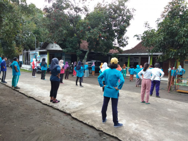 antusia lansia malangrejo