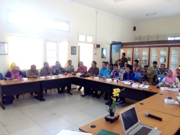 DENGAN SEKSAMA POKJA KKB MENGIKUTI PEMBINAAN