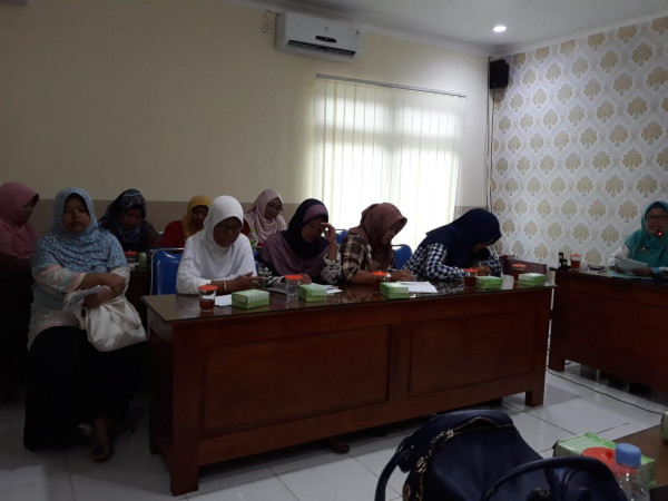 Suasana pembinaan kader posyandu