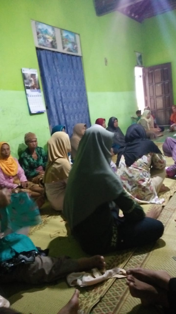 Suasana pertemuan pkk rw 35