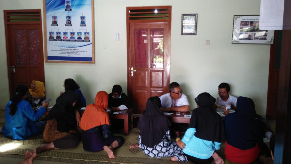 Pemeriksaan oleh petugas kesehatan