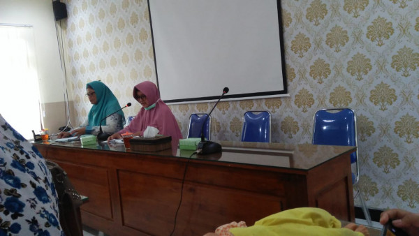 PENYAMPAIAN MATERI PEMBINAAN KADER POSYANDU OLEH PUSKESMAS