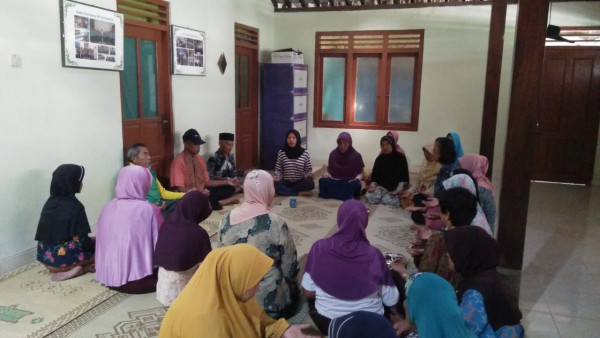 KEGIATAN TERAPY HIPERTENSI DARI MAHASISWA UNRIYO