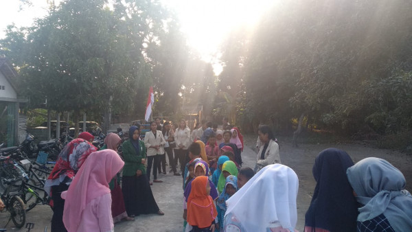 antusias anak2 mengikuti kegiatan jalan-jalan