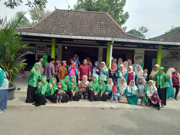 Kunjungan /study banding dari tempel