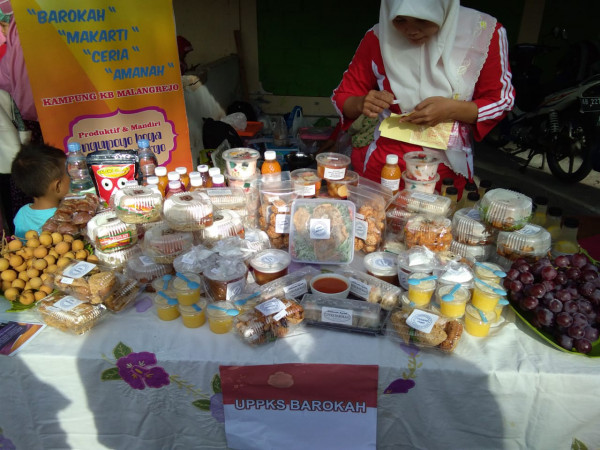 tampilan di stand uppks barokah