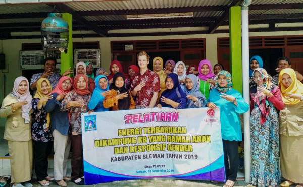 Pelatihan Energi terbarukan di kampung kb yang ramah anak n responsif gender