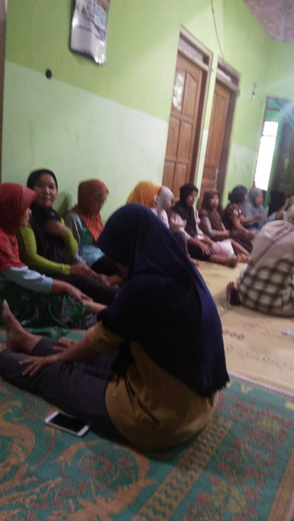 Pertemuan ibu2 pkk rw 035