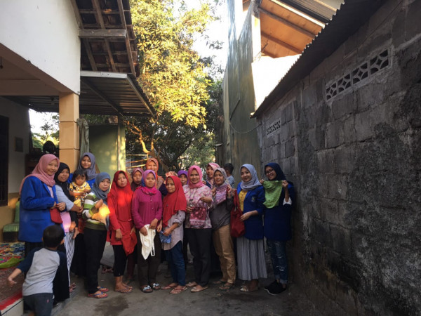 pelatihan pembuatan tote bag dari kain perca