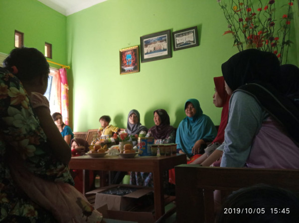 menjenguk warga yang sakit