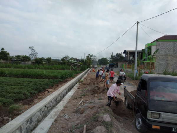 Kerja Bakti warga RW 35