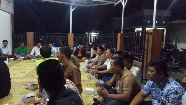 Pertemuan Rutin Bapak-bapak RT 06 / RW 35