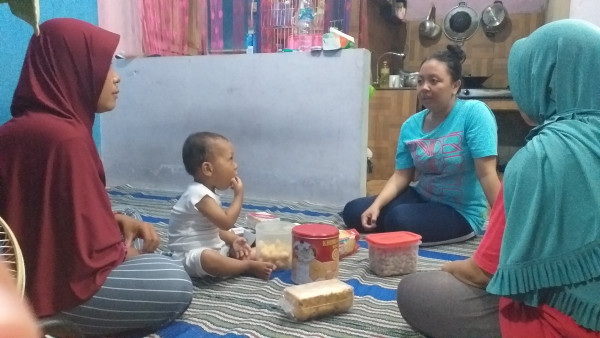 Rukun Sosial menjenguk orang sakit