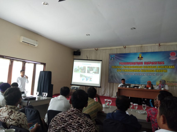 penyampaian materi dari bapak akhid mustain mubaroq dari pemdes wedomartani