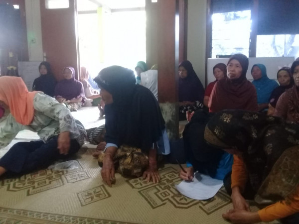 suasana pertemuan pkk padukuhan