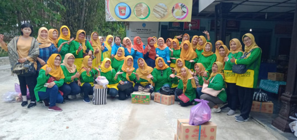 Foto bersama selesai study banding