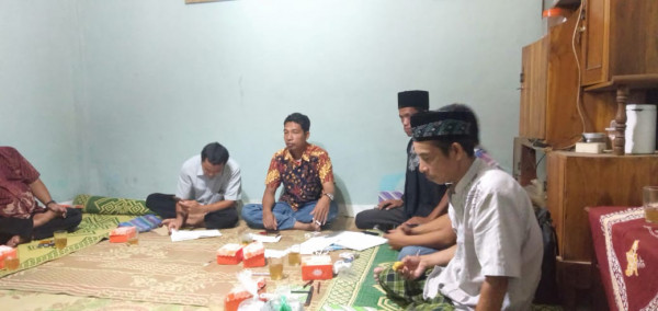 Pertemuan Rutin Bapak-bapak RT 05
