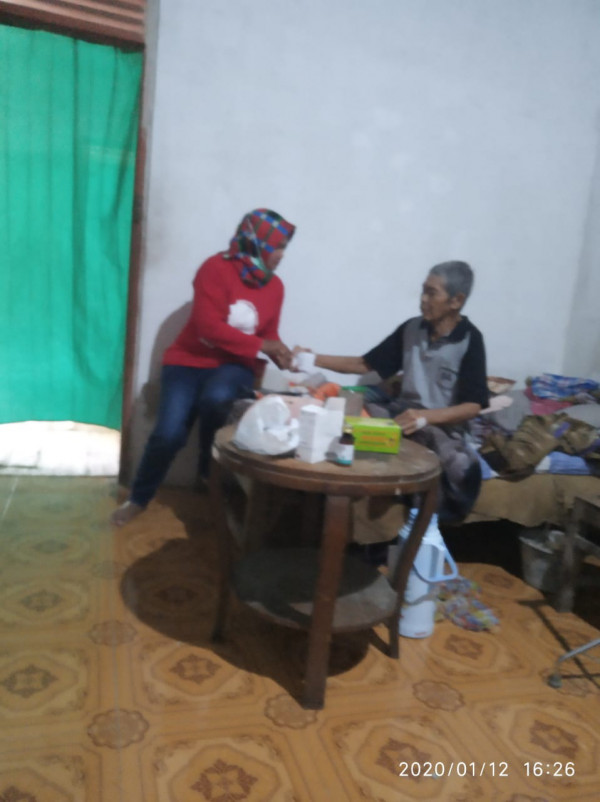 TALI ASIH YANG DIBERIKAN OLEH WARGA KEPADA BPK FAUZI UNTUK MEMBANTU PENGOBATAN