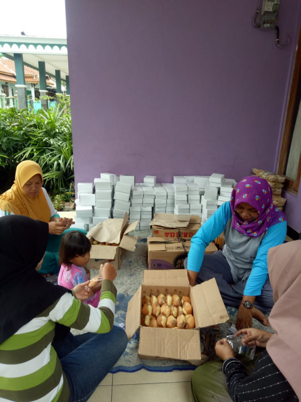 GUYUB RUKUN IBU-IBU KETIKA MENGHADAPI MAKANAN