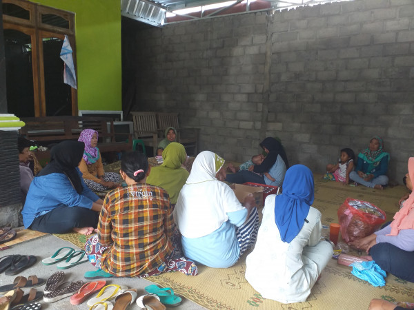 suasana pelaksanaan pertemuan RT 005 RW 035