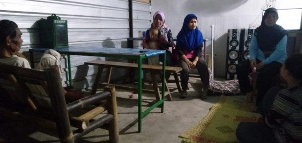 suasana menjenguk orang sakit