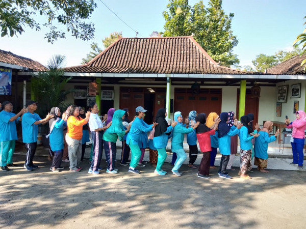 antusias warga lansia