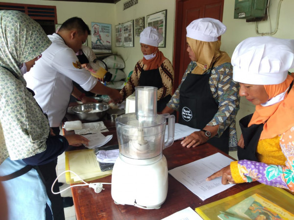 Pelatihan KWT olah masak aneka jagung