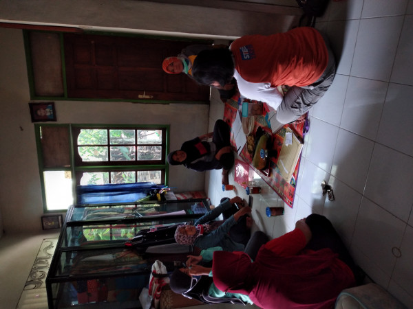 ketua memberikan kesempatan kepada anggota untuk memberikan masukan