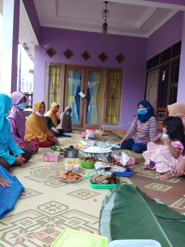 sebelum menikmati hidangan melakukan syawalan