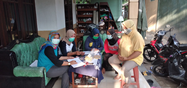 Saling mengingatkan tentang protokol kesehatan