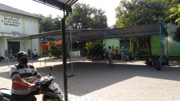 Pemasangan tenda selesai