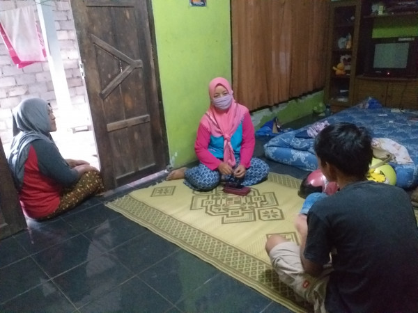 Rukun Sosial menjenguk orang sakit