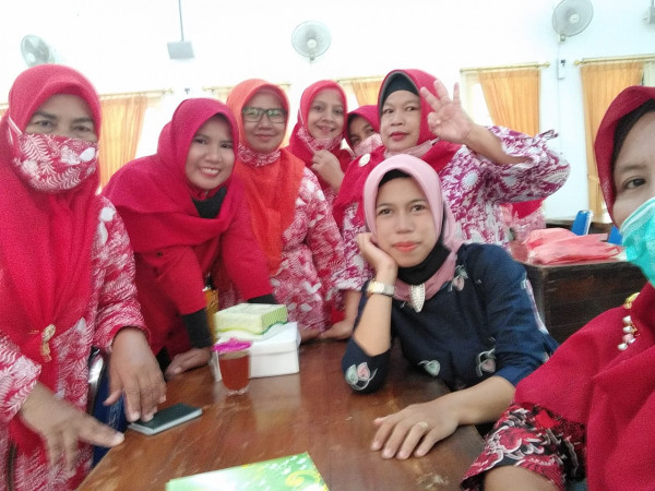 foto bersama anggota fokus