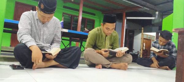 Mengaji bersama 