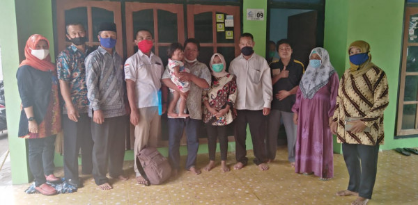 Penerimaan Tamu dari Dinas Sosial ke keluarga Bp Suwito rt 01 rw 33 Padudukuhan Malangrejo