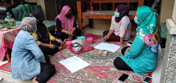 Sedang bermusyawarah