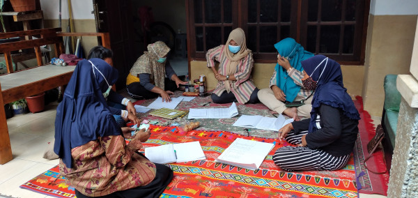 Pengurus stand bay dan anggota yg datang mengisi daftar hadir lanjut bayar administrasi 