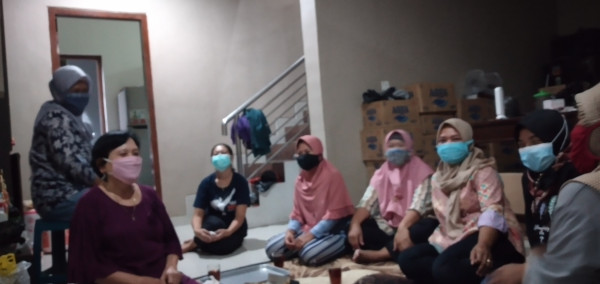 Rukun Sosial Menjenguk Orang Sakit