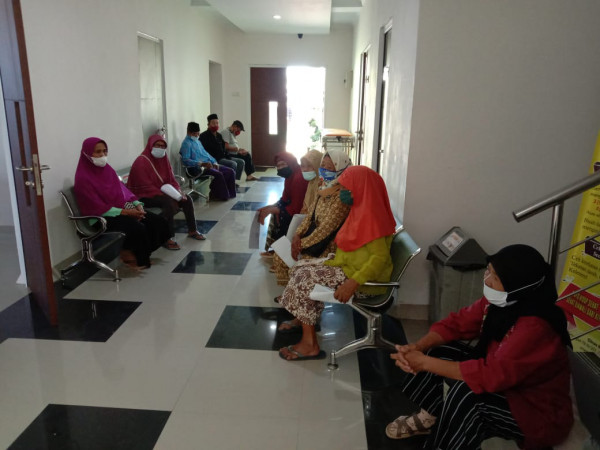 suasana di ruang tunggu RS UAD