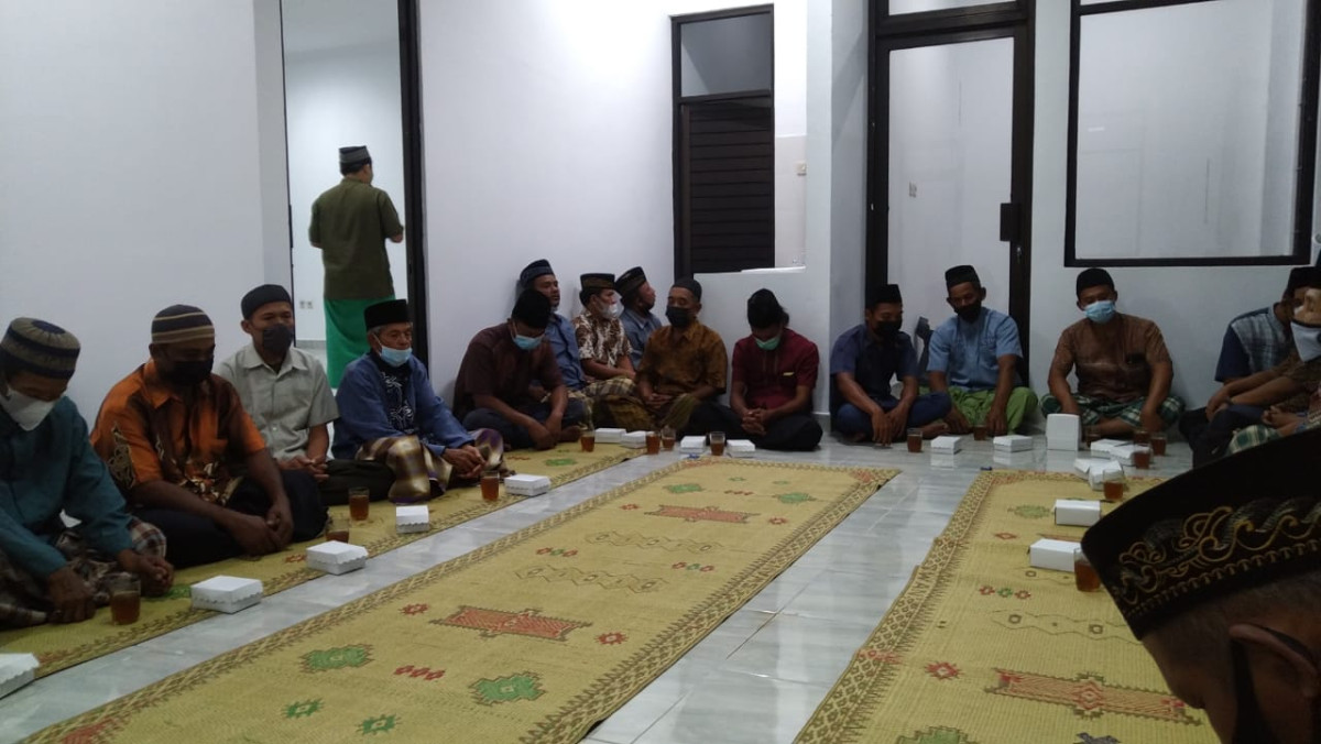 Tasyakuran telah selesai pembangunan BLK MULTIMEDIA DI RT03...sblh barat Masjid