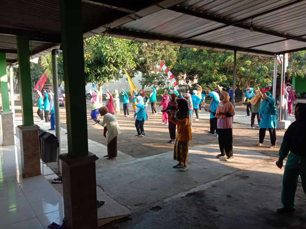 Senam LansiaSetaman Malangrejo